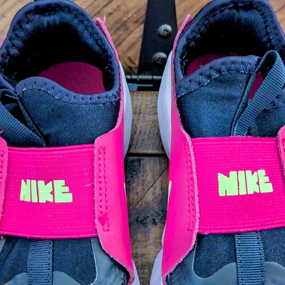 Nike Flex Runner 2 GS 'Dark Obsidian Fireberry Size 3.5Y - Picture 8 of 12